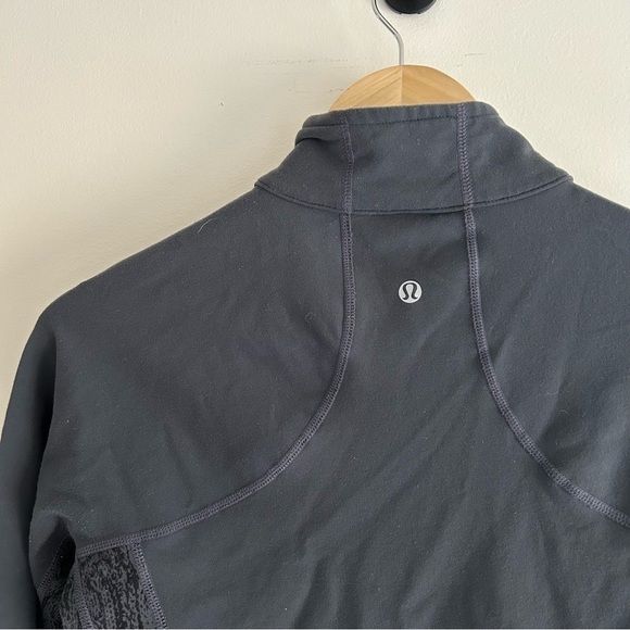Vintage Lululemon Define Grey Charcoal Jacket Size 4-6 - Picture 3 of 5